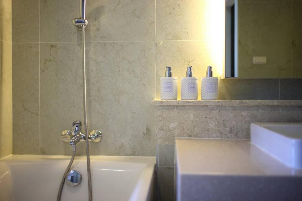 Specious Luxury 2 Bedrooms Apt. Chiang Mai Exterior foto